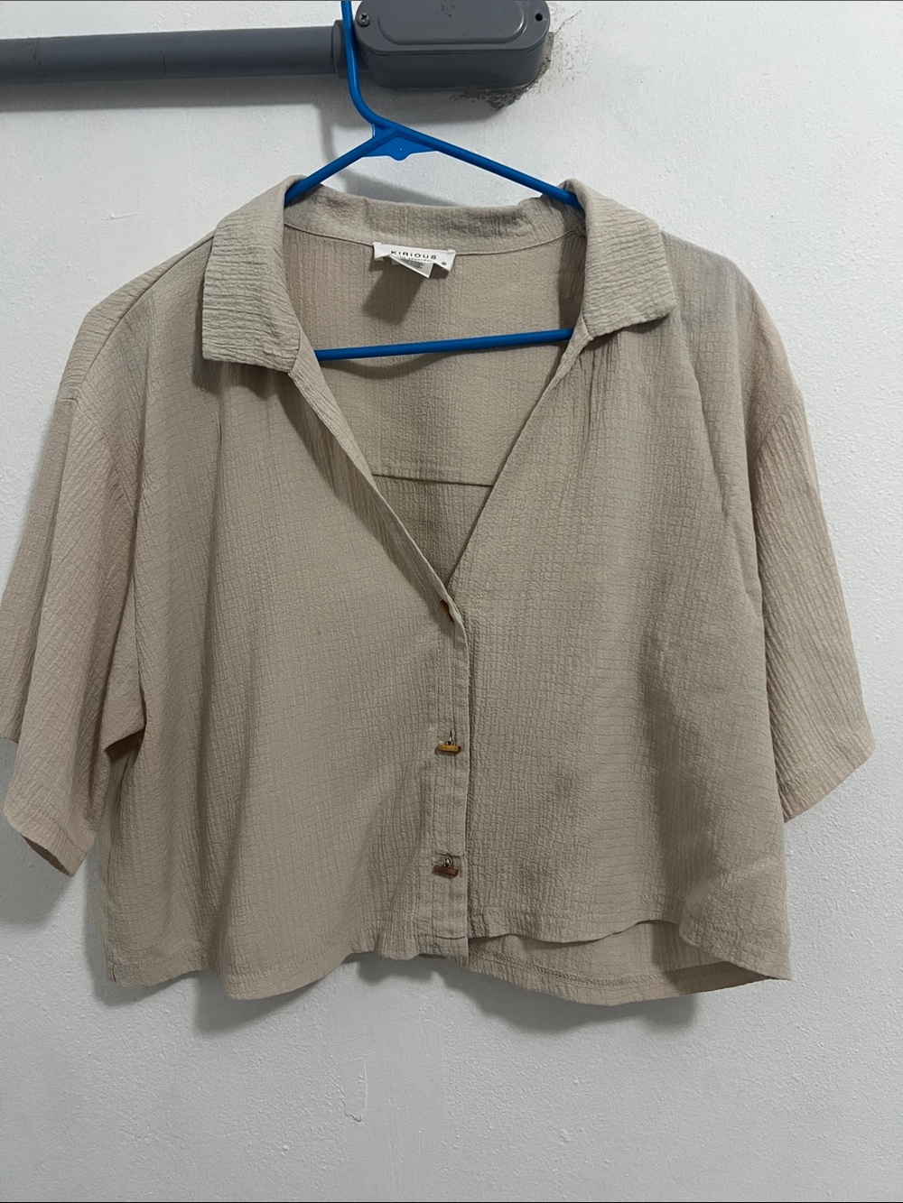 iris Beige Cropped Button-Front Women’s Shirt